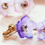 小ぶりなお花の「星屑イヤリング」 | Flower Earrings Made with Resin