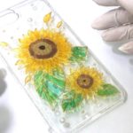 【UVレジン　100均】ひまわりのスマホケース作ってみました！Sunflower cell phone cover ,UV resin