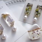 レジン🌼まるで陶器✨ロイヤルピアス作り方⭐ダイソーのパール調ビーズが可愛すぎる❤resin/elegant earrings/dried flower🌼*･